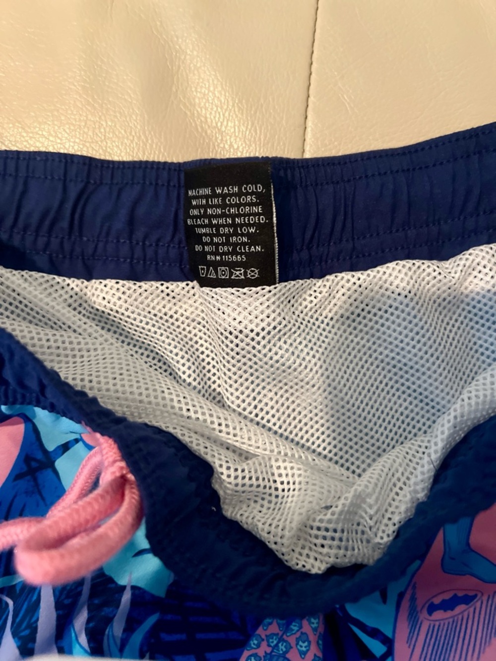 Batman Men’s Swim Trunks Medium - Navy, Light Blue & Pink Tropical Print - Picture 5 of 11